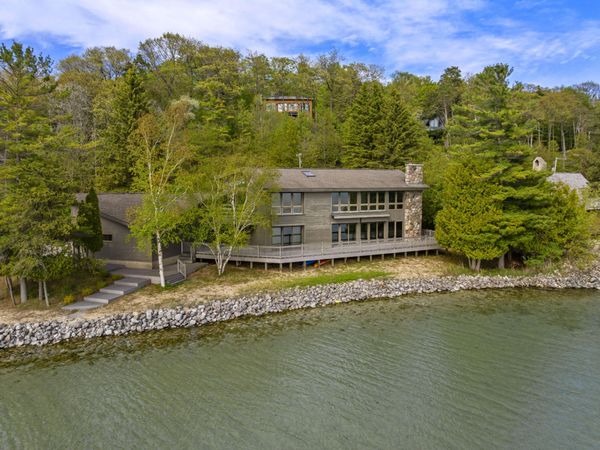 3151 Crystal Drive, Beulah, MI 49617