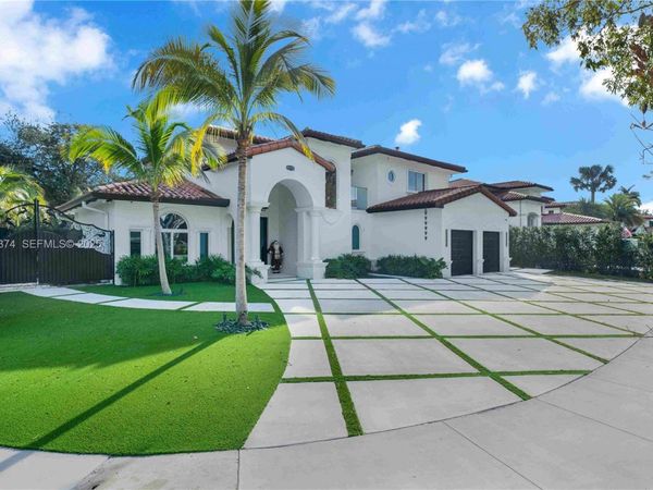 15721 NW 79th Ct, Miami Lakes, FL 33016