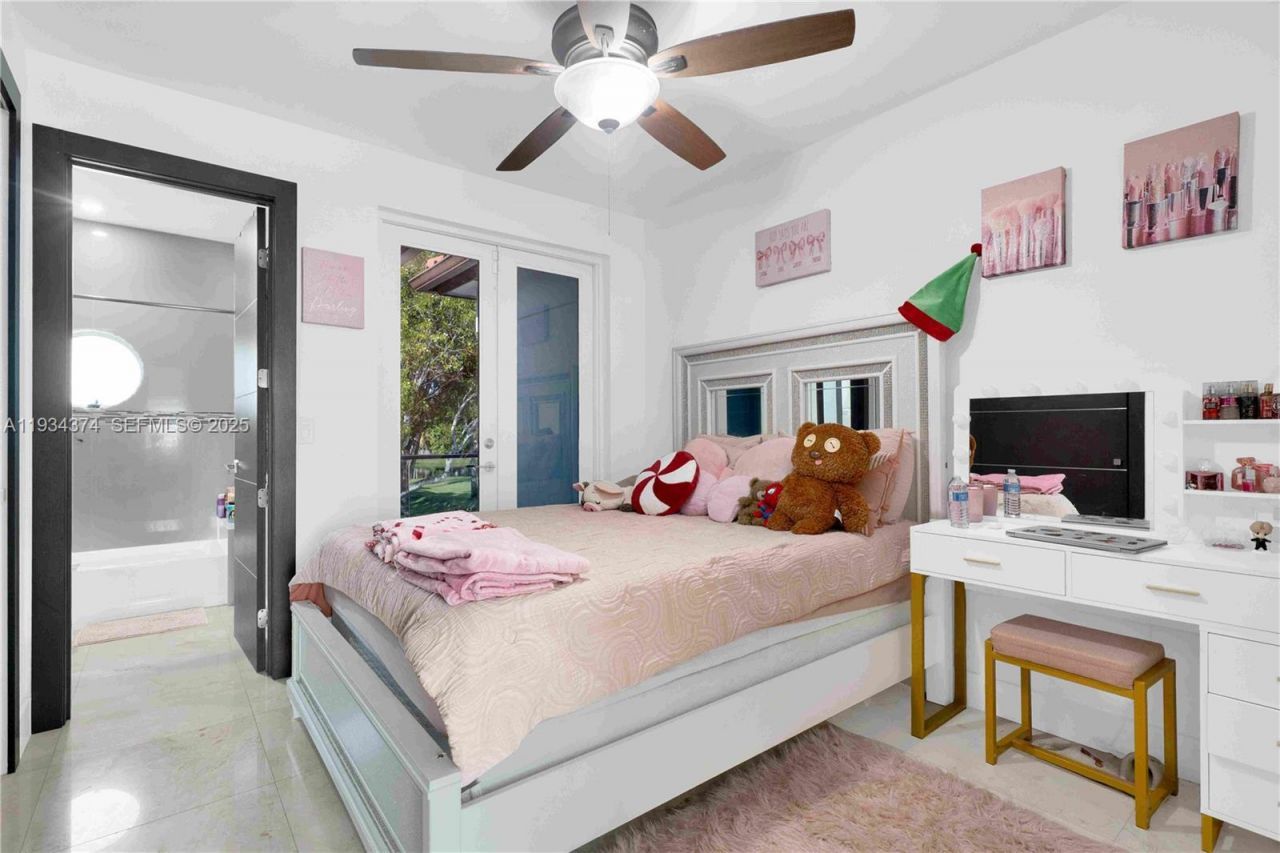 15721 NW 79th Ct, Miami Lakes, FL 33016 Photo