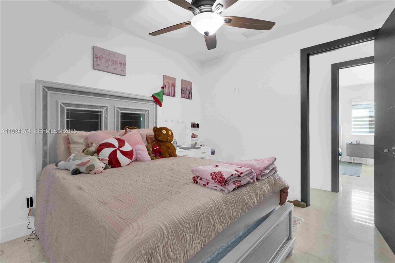 15721 NW 79th Ct, Miami Lakes, FL 33016 Photo