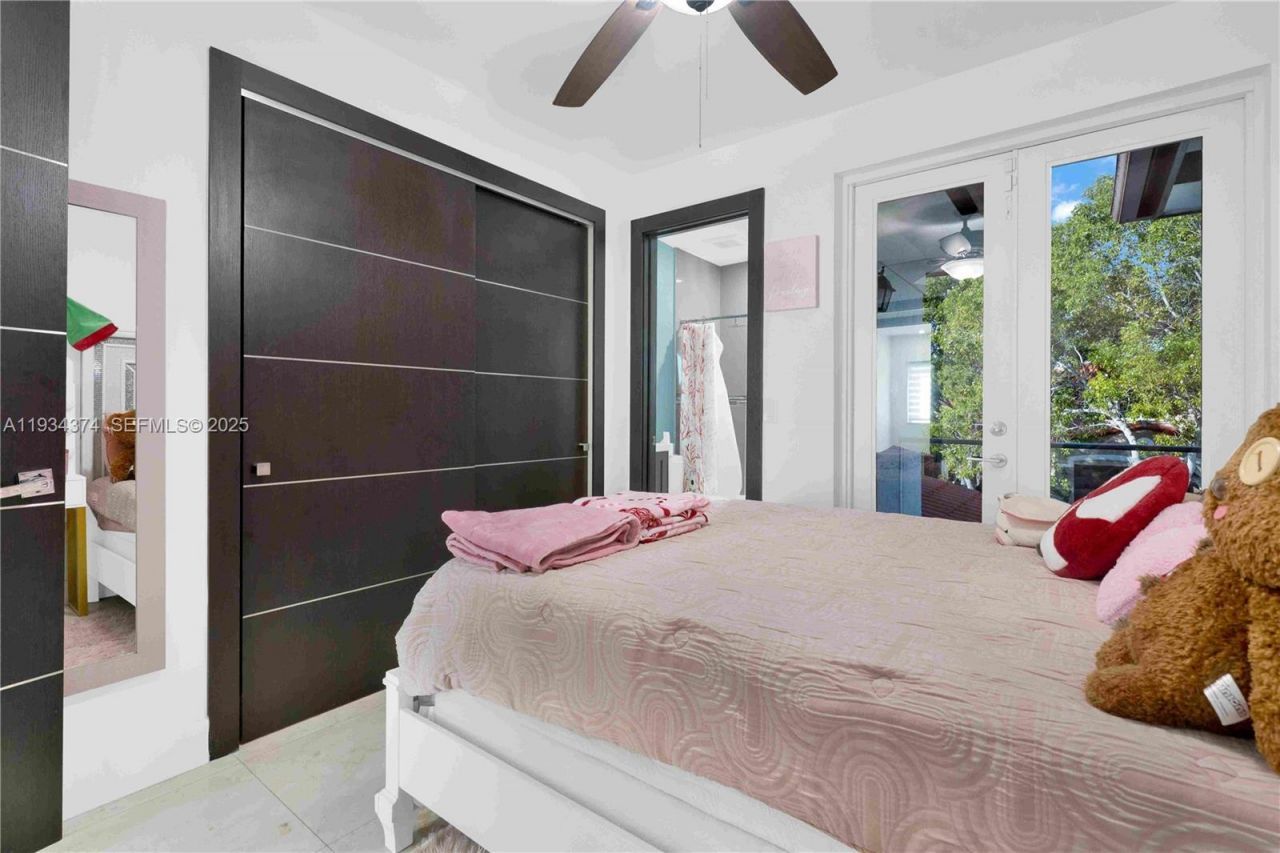 15721 NW 79th Ct, Miami Lakes, FL 33016 Photo