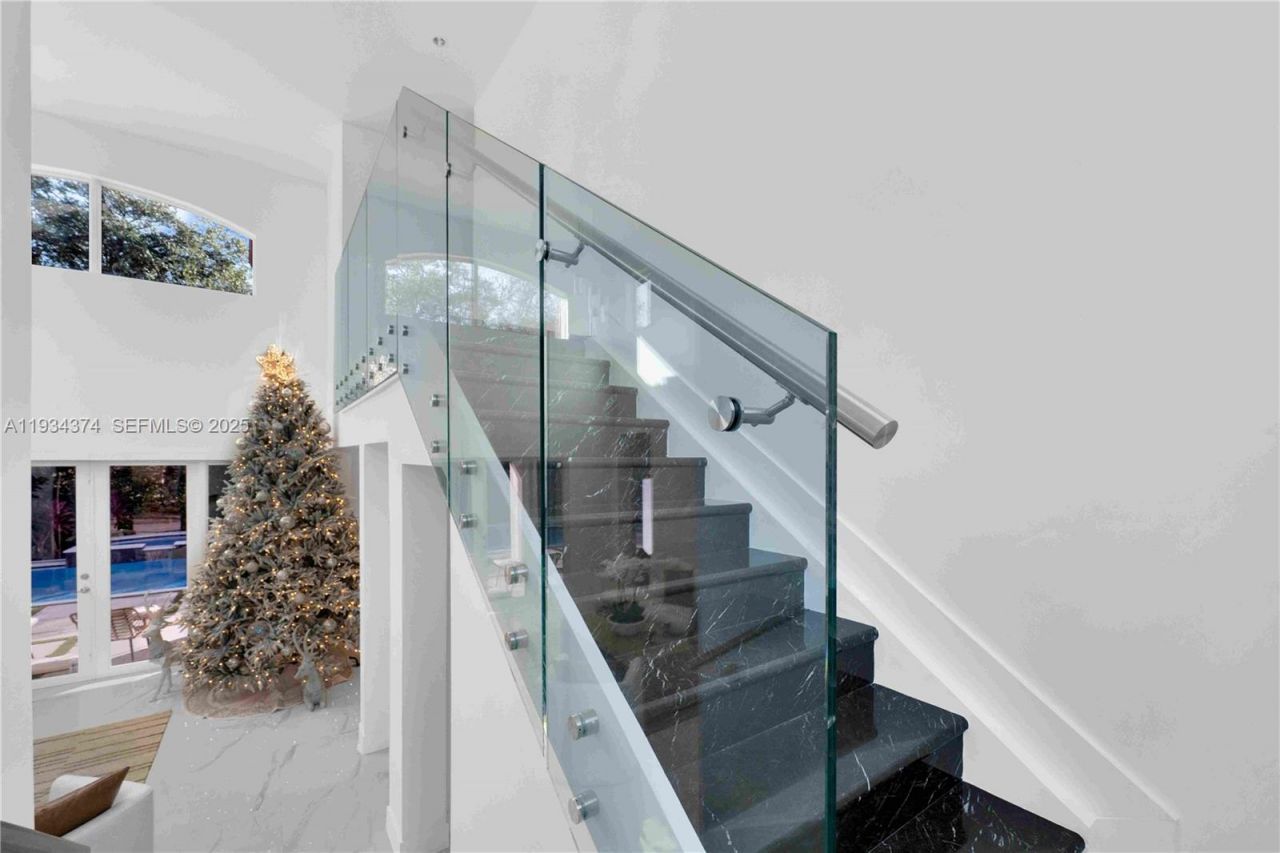 15721 NW 79th Ct, Miami Lakes, FL 33016 Photo