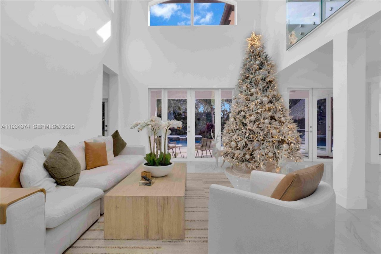 15721 NW 79th Ct, Miami Lakes, FL 33016 Photo