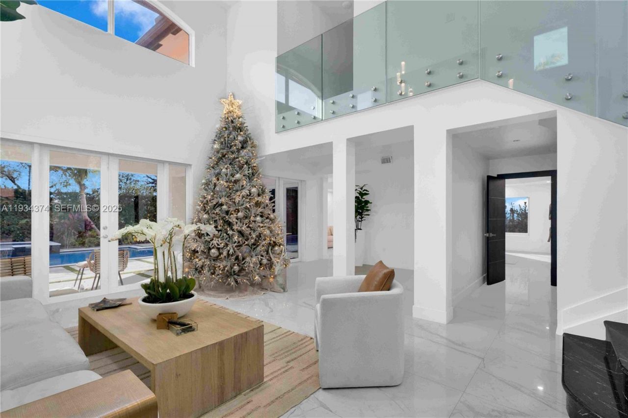 15721 NW 79th Ct, Miami Lakes, FL 33016 Photo