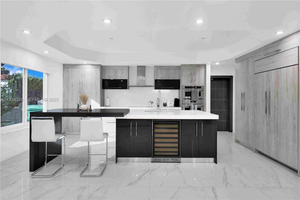 15721 NW 79th Ct, Miami Lakes, FL 33016 Photo