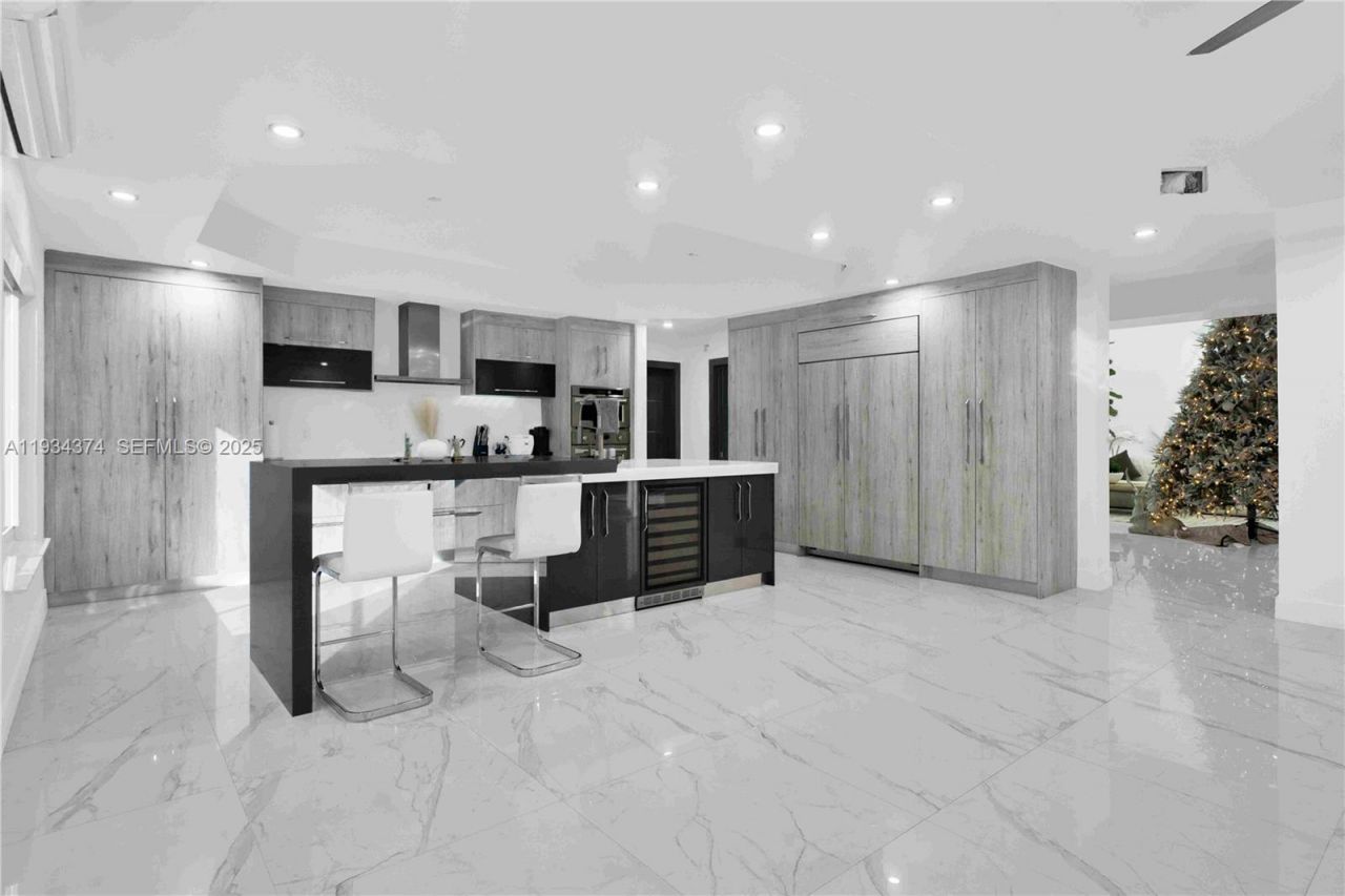 15721 NW 79th Ct, Miami Lakes, FL 33016 Photo