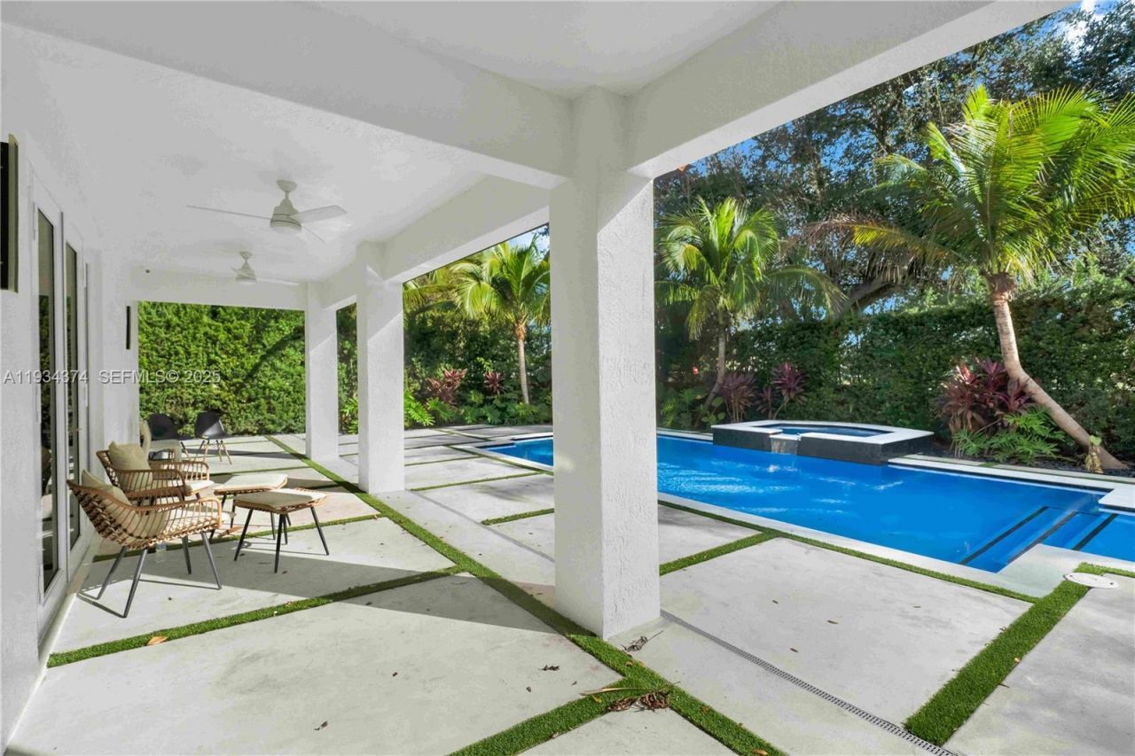 15721 NW 79th Ct, Miami Lakes, FL 33016 Photo