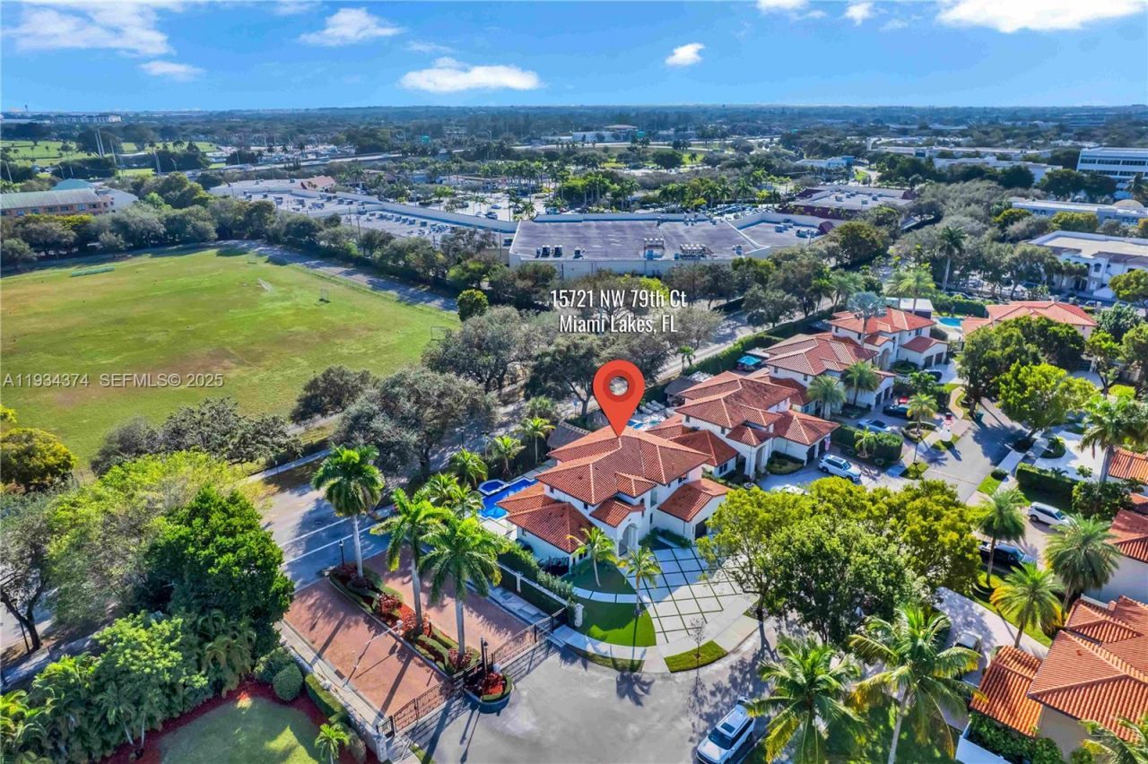 15721 NW 79th Ct, Miami Lakes, FL 33016 Photo