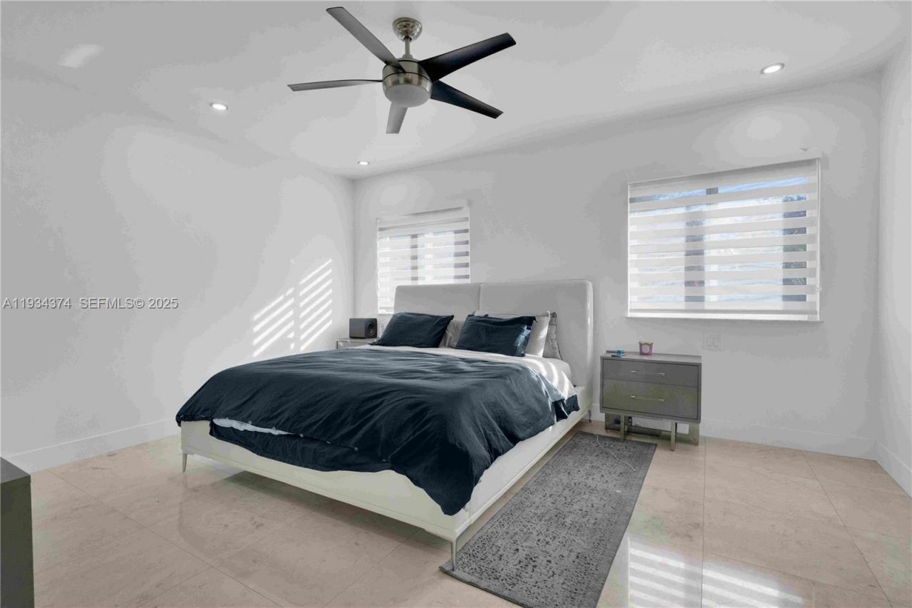 15721 NW 79th Ct, Miami Lakes, FL 33016 Photo