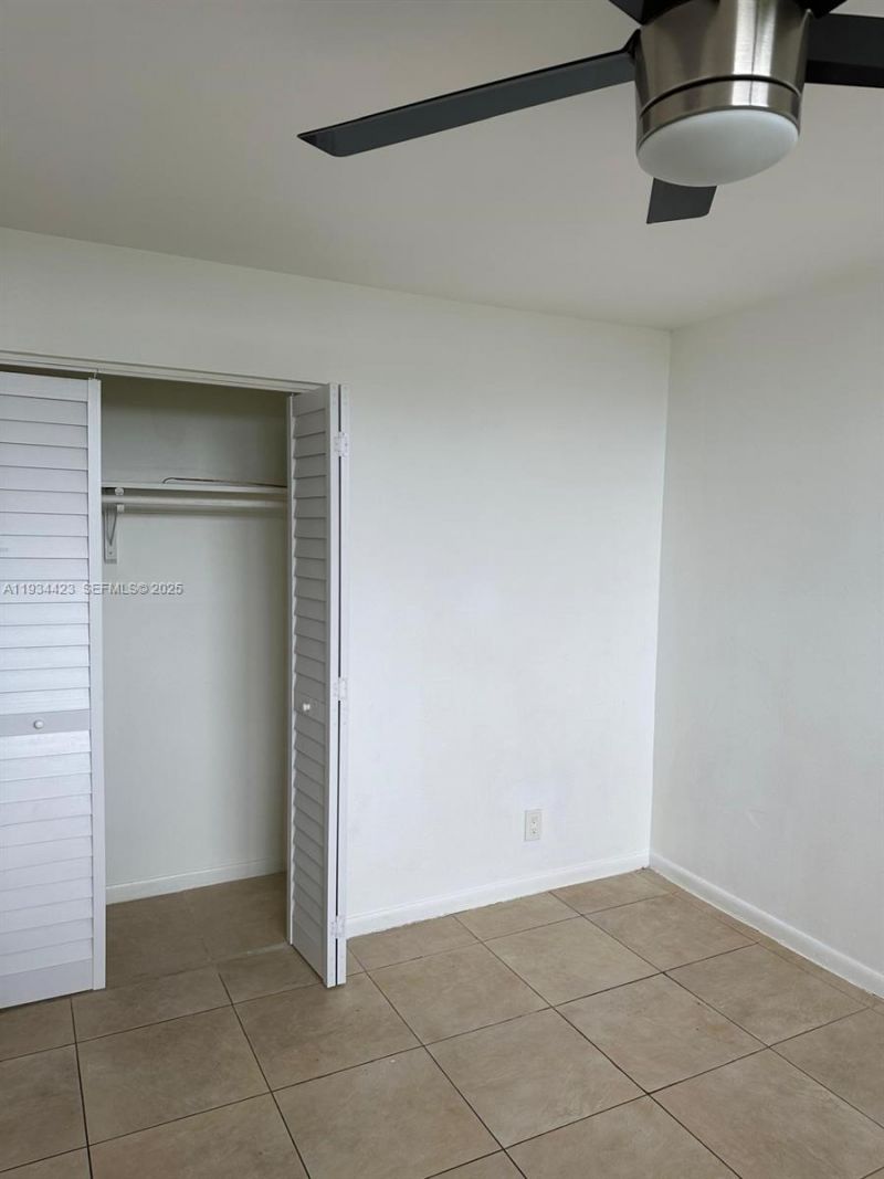 1830 Dixieanna St, Unit 606, Hollywood, FL 33020 Photo