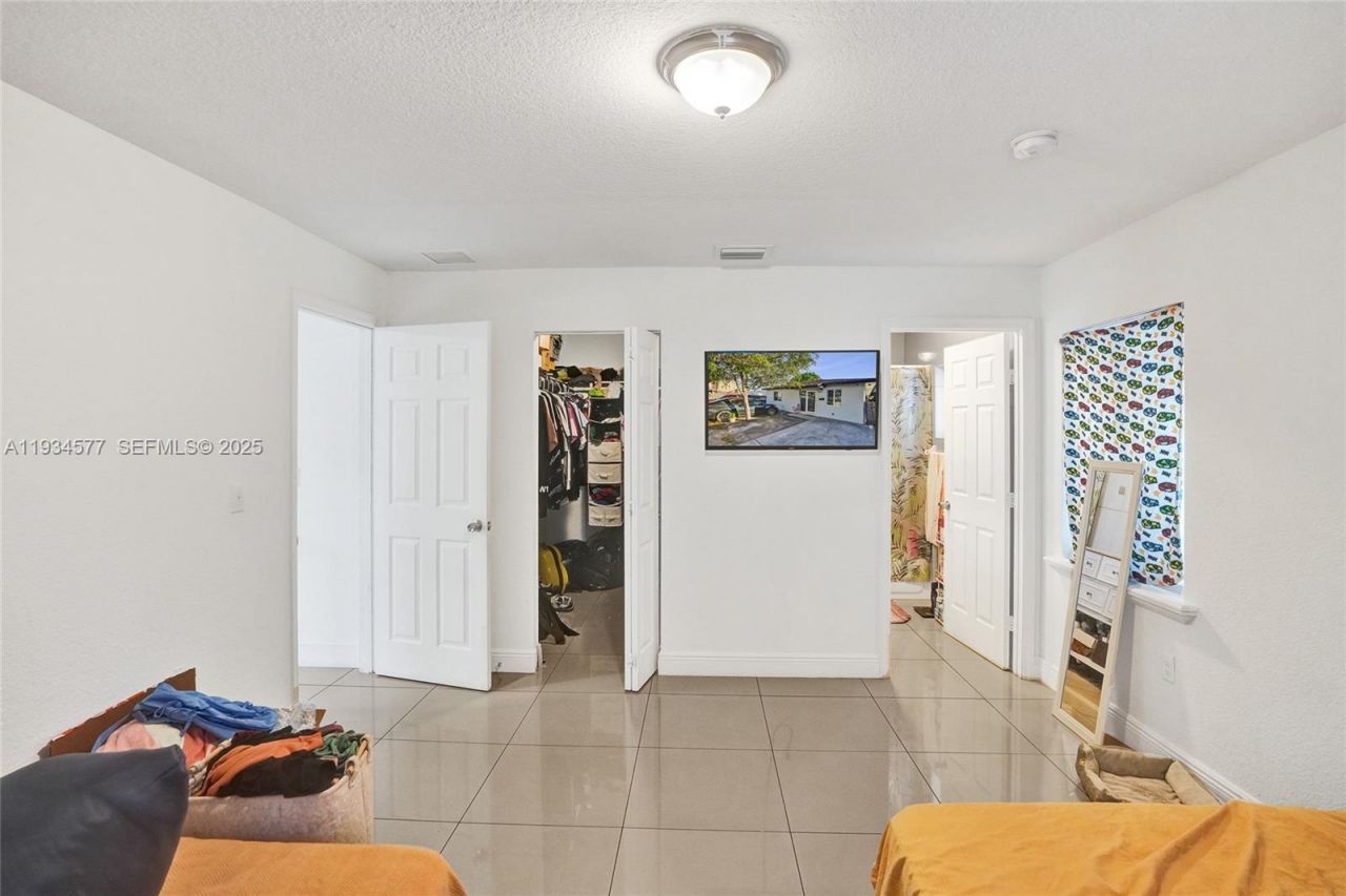 1720 NW 44th St, Miami, FL 33142 Photo