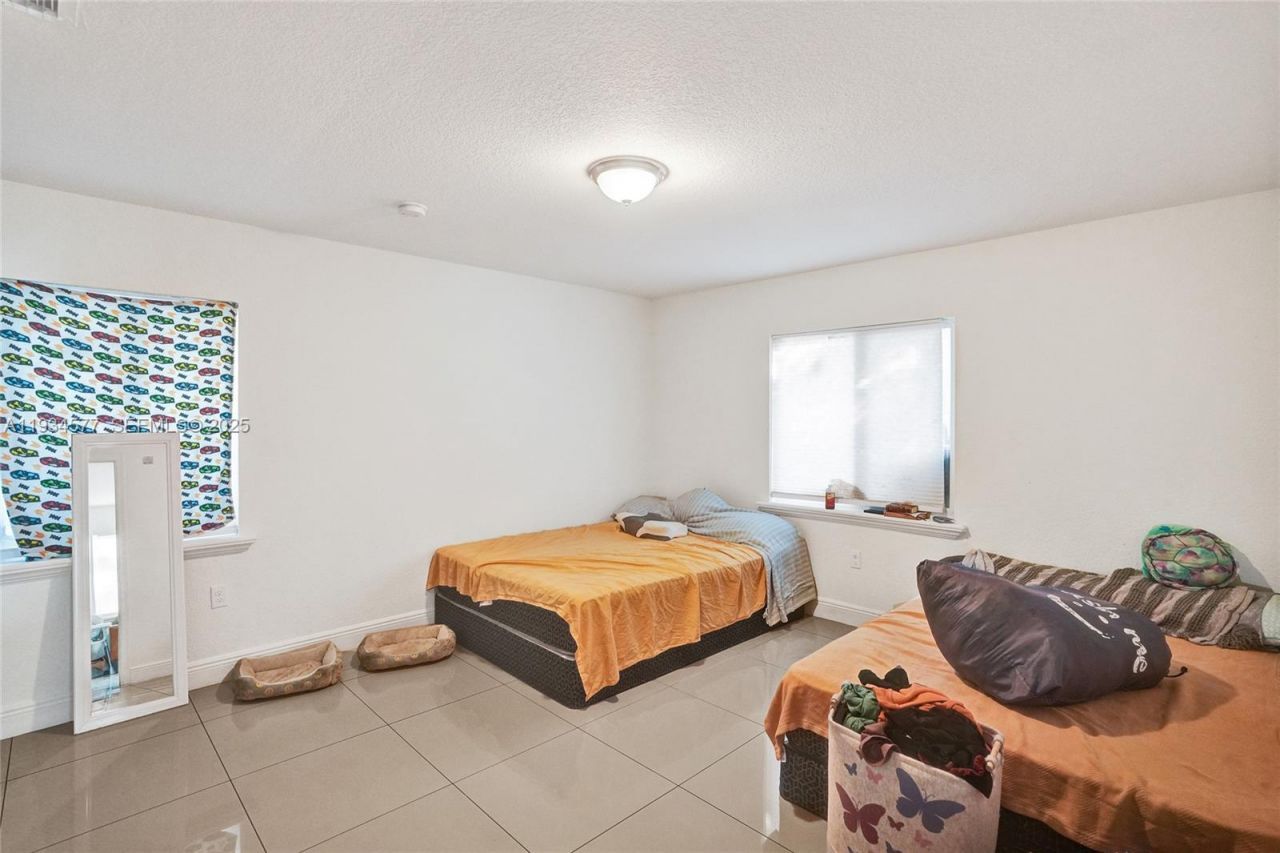 1720 NW 44th St, Miami, FL 33142 Photo