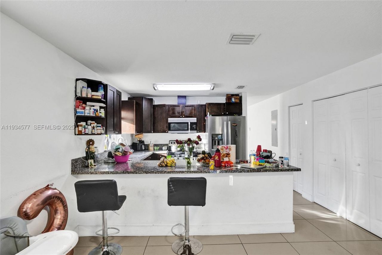 1720 NW 44th St, Miami, FL 33142 Photo