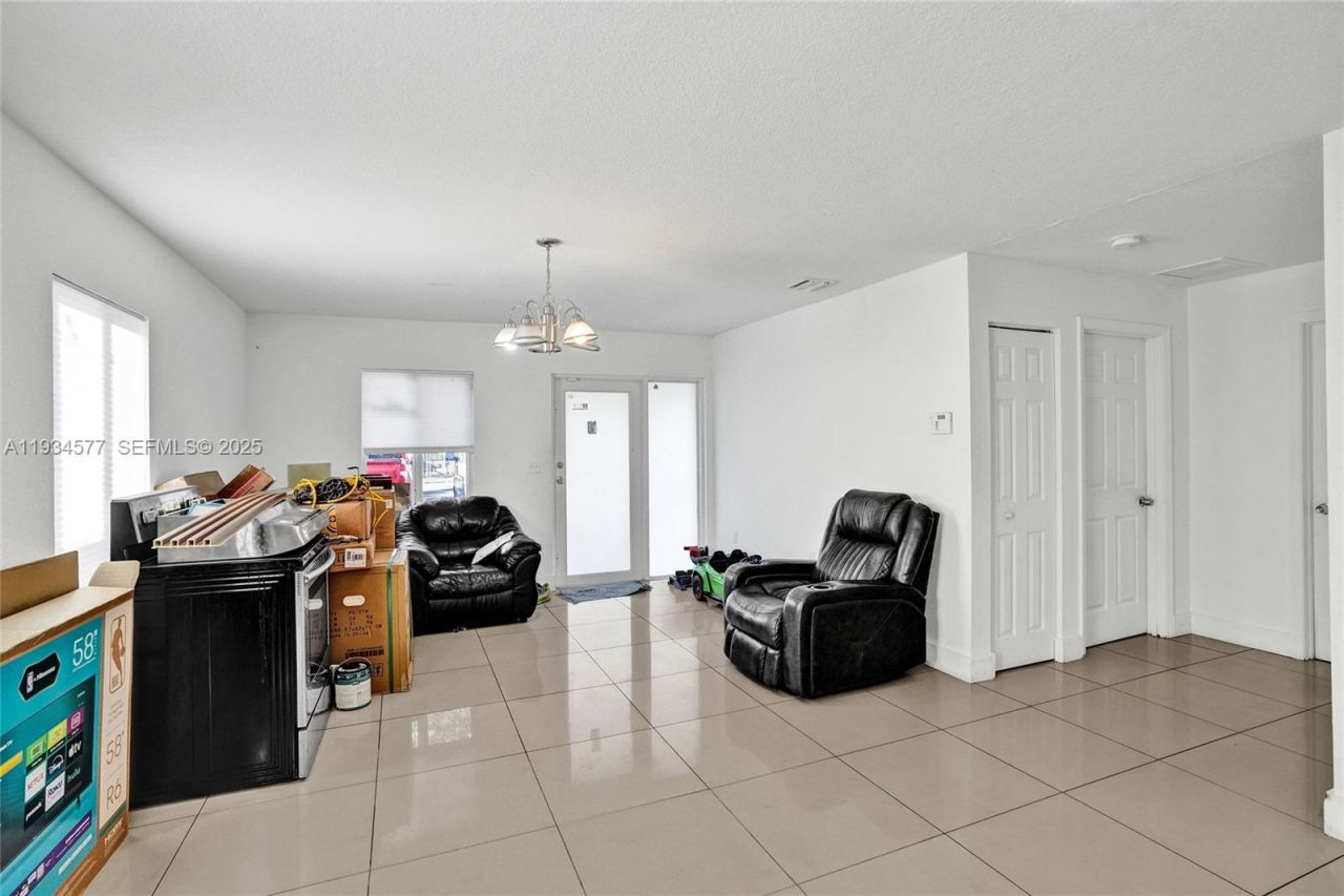 1720 NW 44th St, Miami, FL 33142 Photo