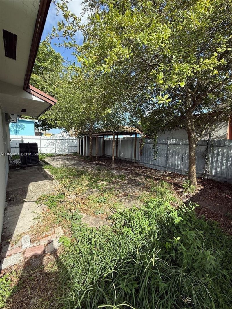 1720 NW 44th St, Miami, FL 33142 Photo