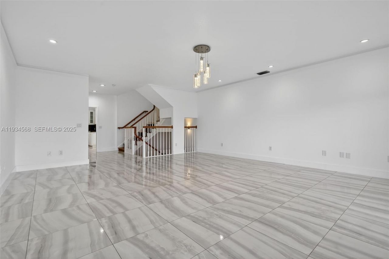 21399 Marina Cove Cir, Unit 14, Aventura, FL 33180 Photo