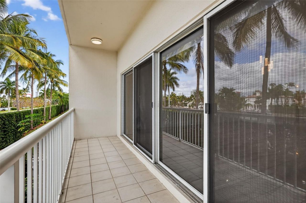 21399 Marina Cove Cir, Unit 14, Aventura, FL 33180 Photo