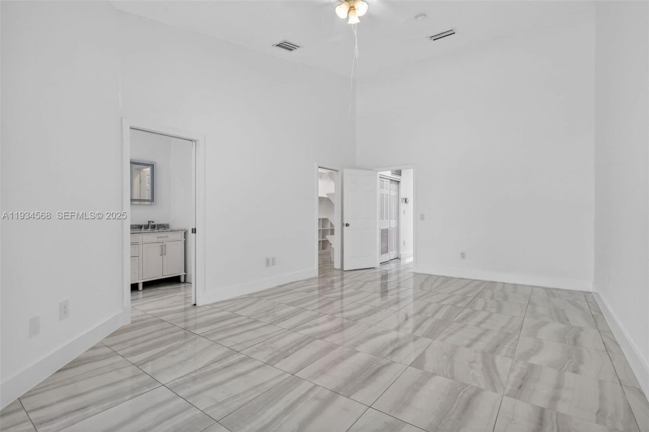 21399 Marina Cove Cir, Unit 14, Aventura, FL 33180 Photo