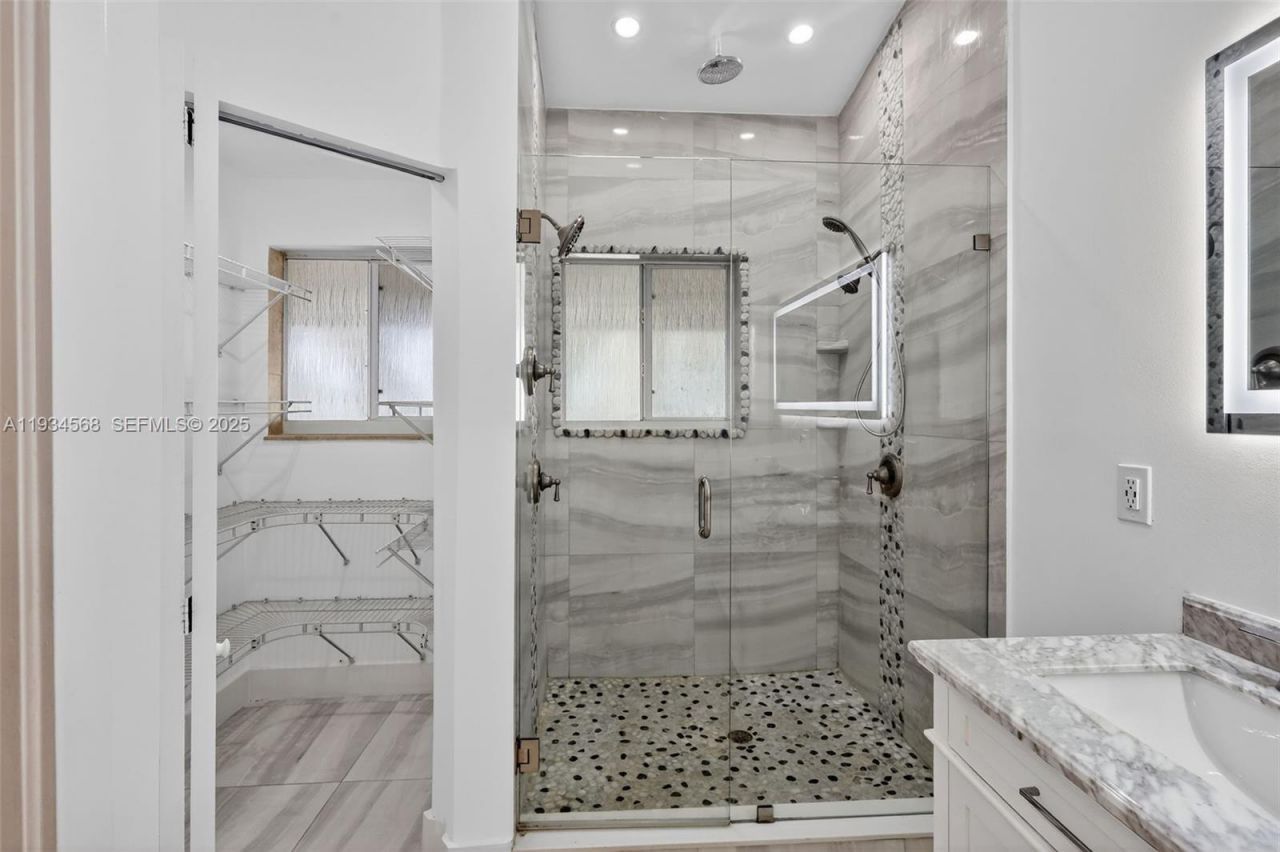 21399 Marina Cove Cir, Unit 14, Aventura, FL 33180 Photo