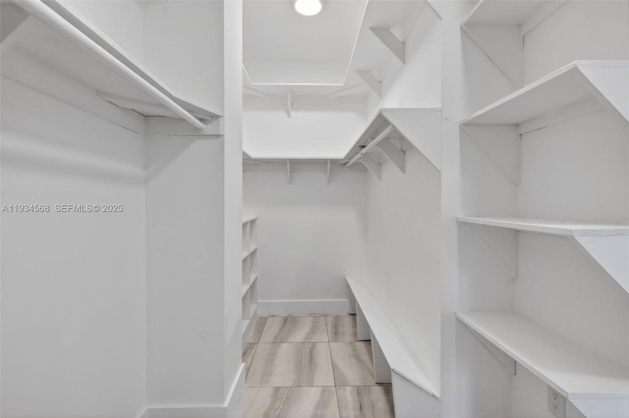 21399 Marina Cove Cir, Unit 14, Aventura, FL 33180 Photo