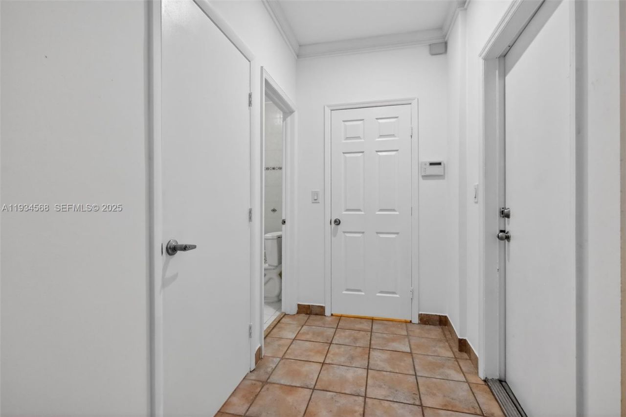 21399 Marina Cove Cir, Unit 14, Aventura, FL 33180 Photo