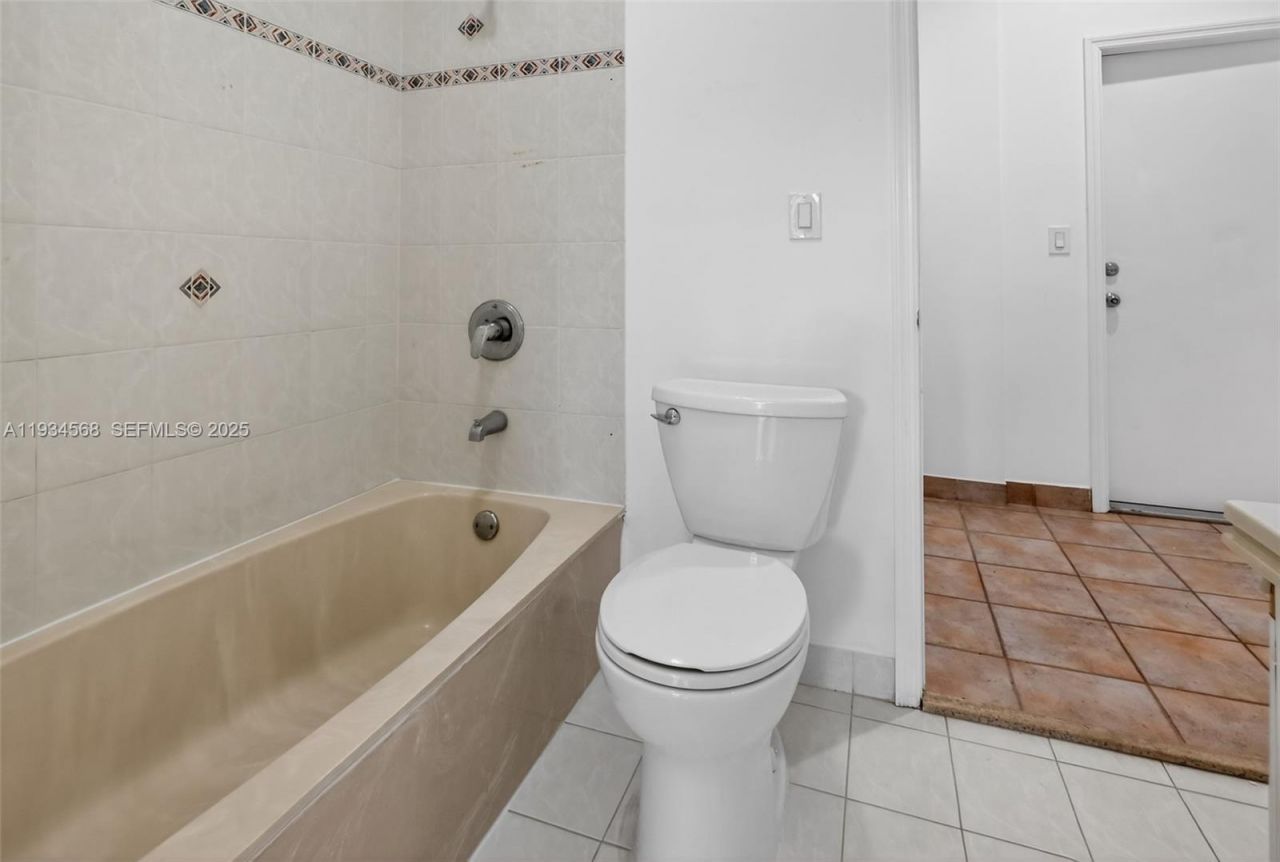 21399 Marina Cove Cir, Unit 14, Aventura, FL 33180 Photo