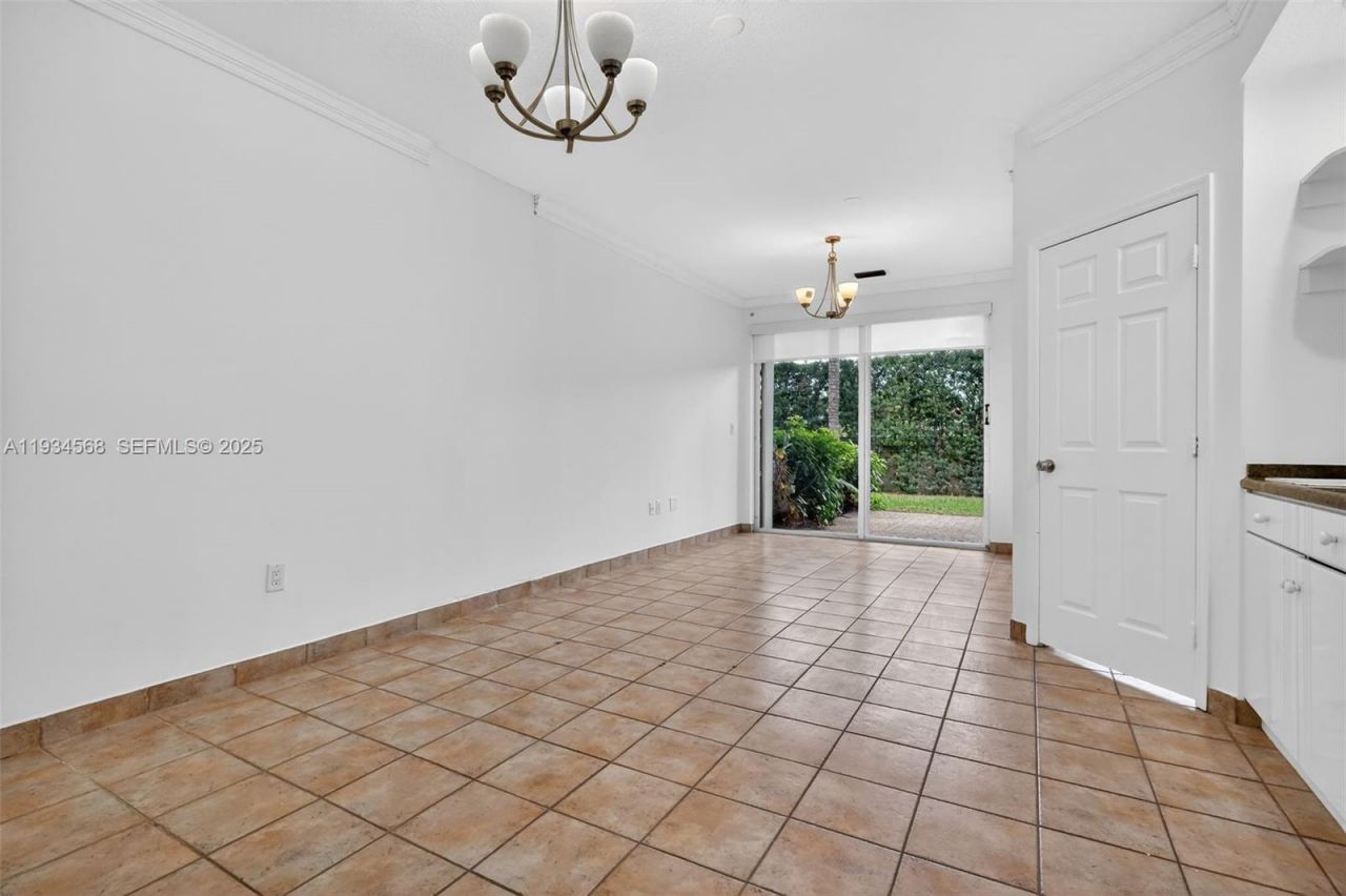 21399 Marina Cove Cir, Unit 14, Aventura, FL 33180 Photo