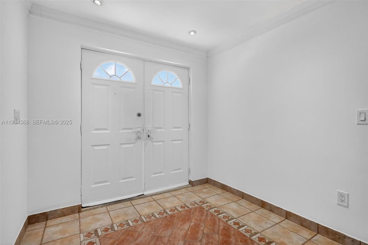 21399 Marina Cove Cir, Unit 14, Aventura, FL 33180 Photo