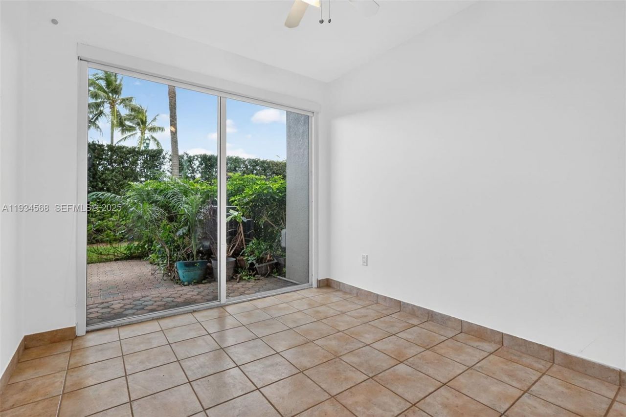 21399 Marina Cove Cir, Unit 14, Aventura, FL 33180 Photo