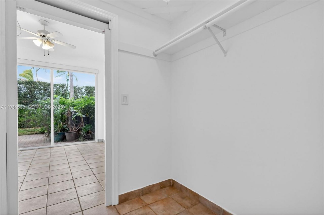 21399 Marina Cove Cir, Unit 14, Aventura, FL 33180 Photo