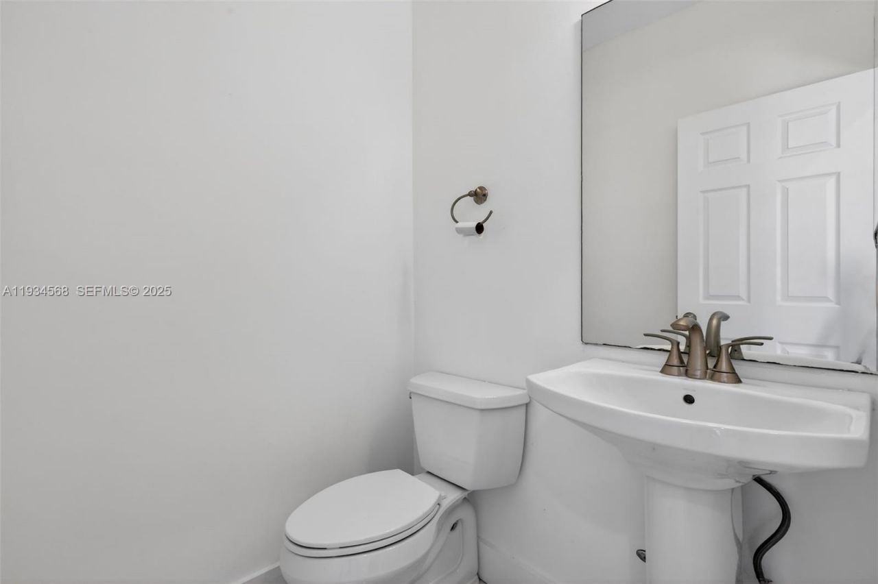 21399 Marina Cove Cir, Unit 14, Aventura, FL 33180 Photo