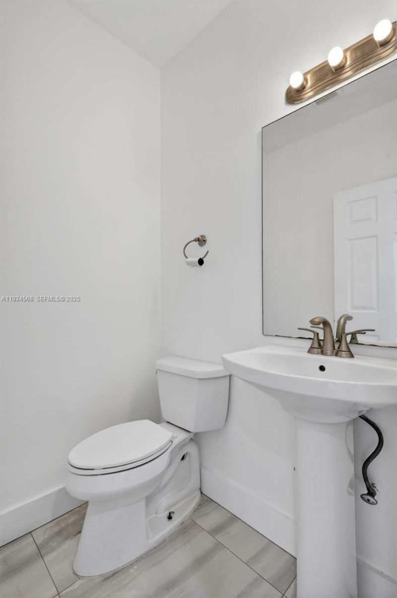 21399 Marina Cove Cir, Unit 14, Aventura, FL 33180 Photo