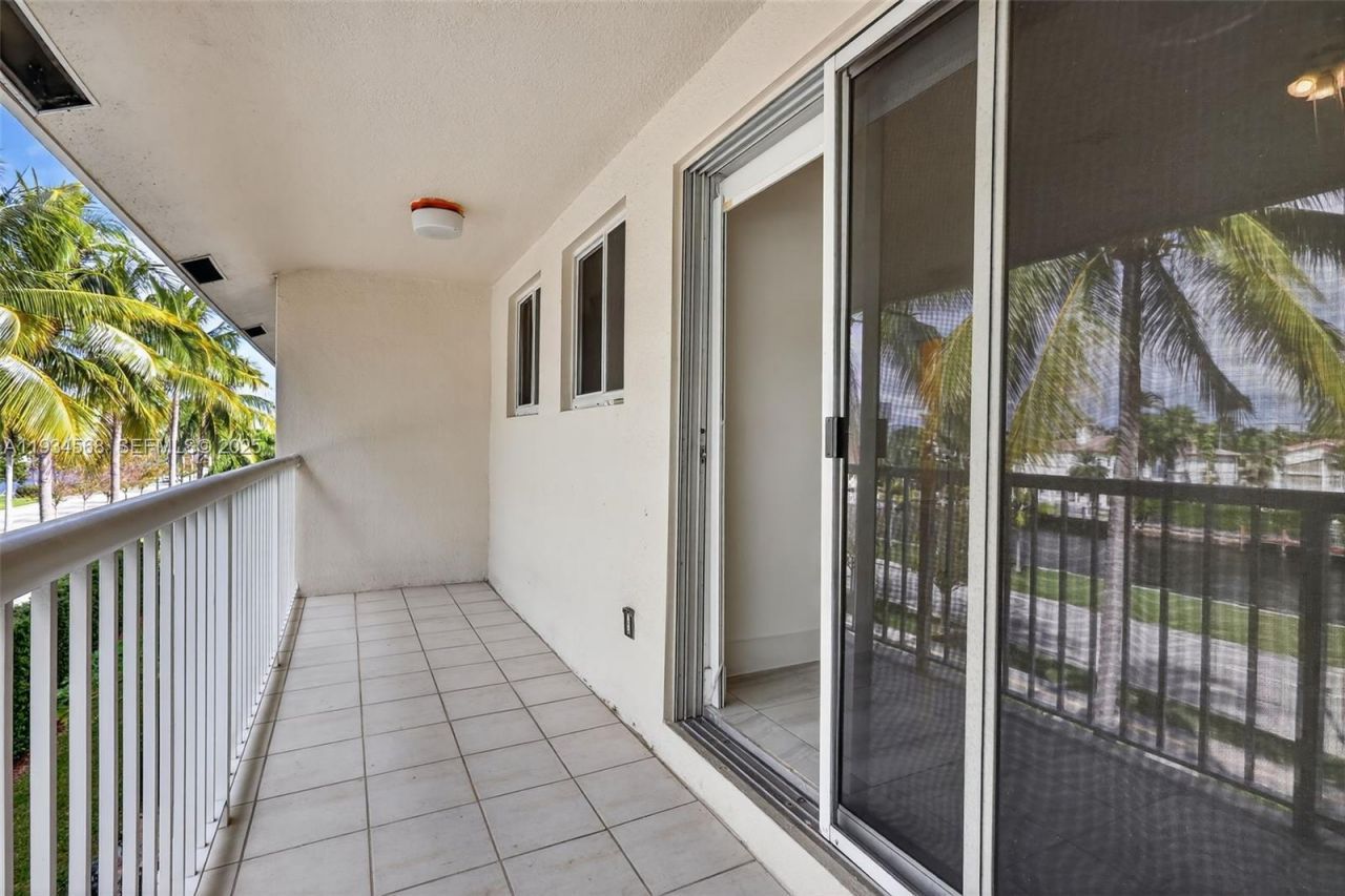 21399 Marina Cove Cir, Unit 14, Aventura, FL 33180 Photo