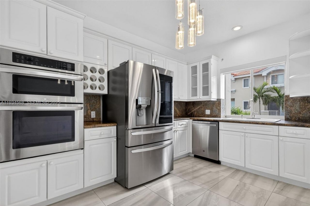 21399 Marina Cove Cir, Unit 14, Aventura, FL 33180 Photo