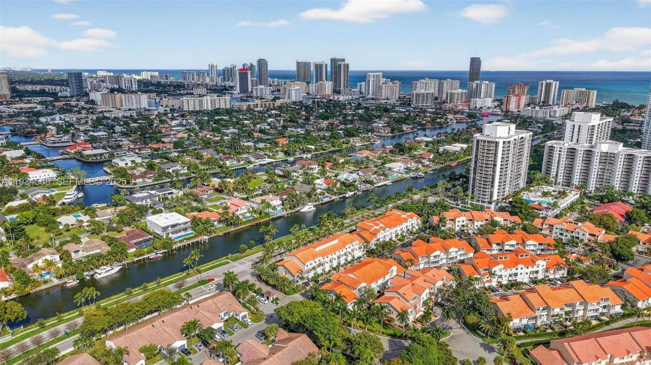 21399 Marina Cove Cir, Unit 14, Aventura, FL 33180 Photo