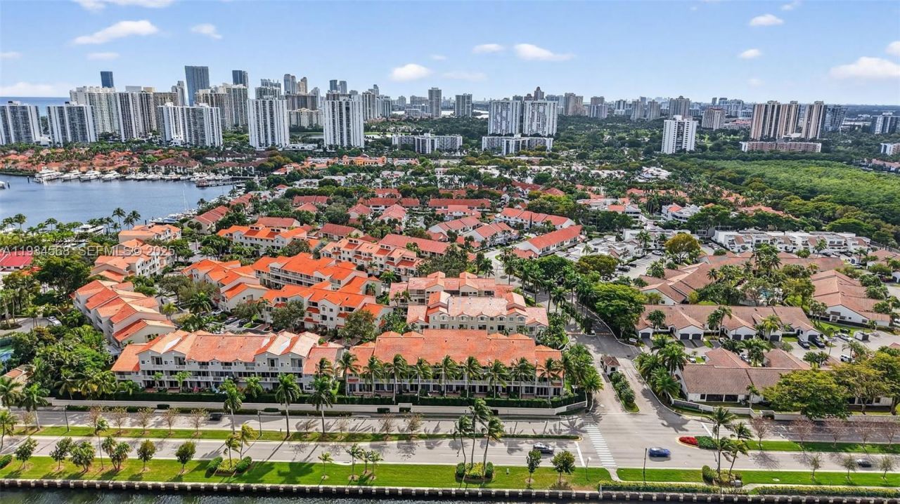 21399 Marina Cove Cir, Unit 14, Aventura, FL 33180 Photo