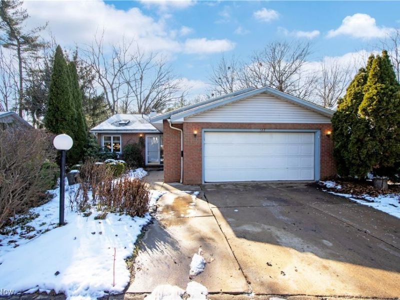 588 Forest Creek Drive, Wooster, OH 44691 Photo 2