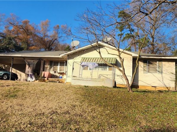 215 W Spring Street , Ola, AR 72853