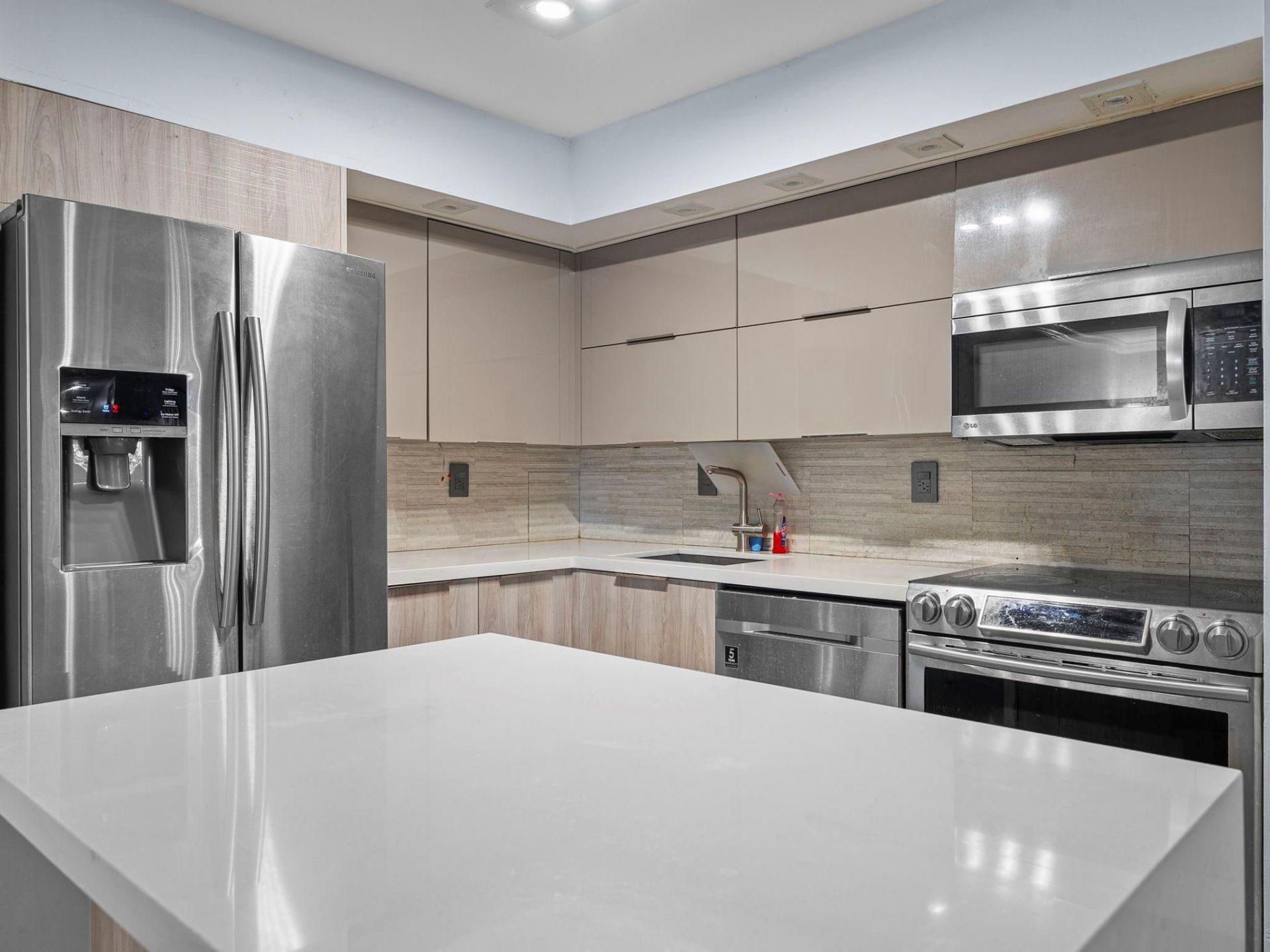 Please Call For Address, Miami, FL 33179 Photo