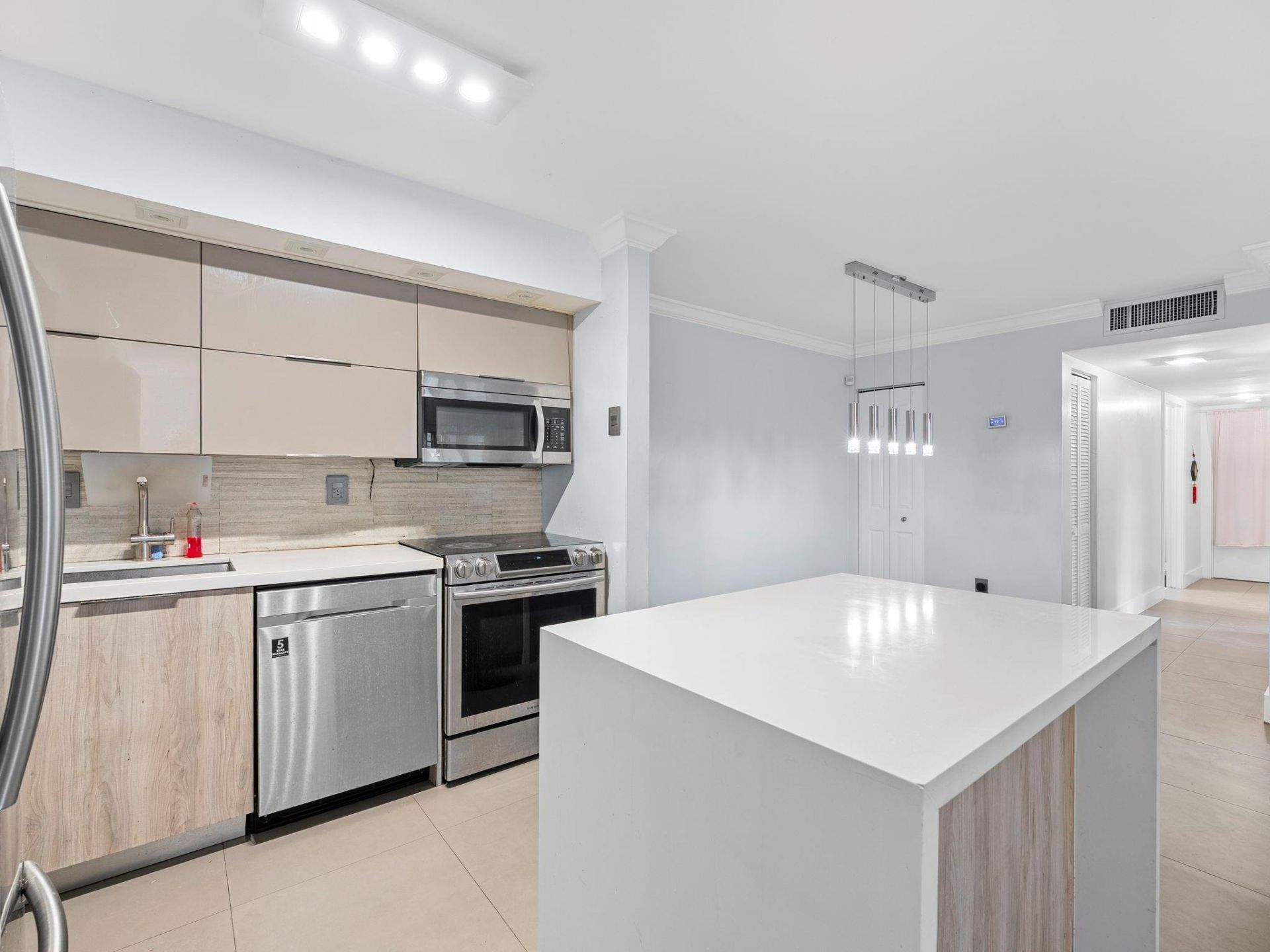 Please Call For Address, Miami, FL 33179 Photo