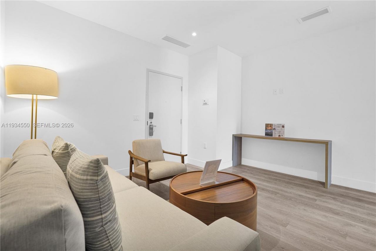 229 SW 9th St, Unit 504, Miami, FL 33130 Photo