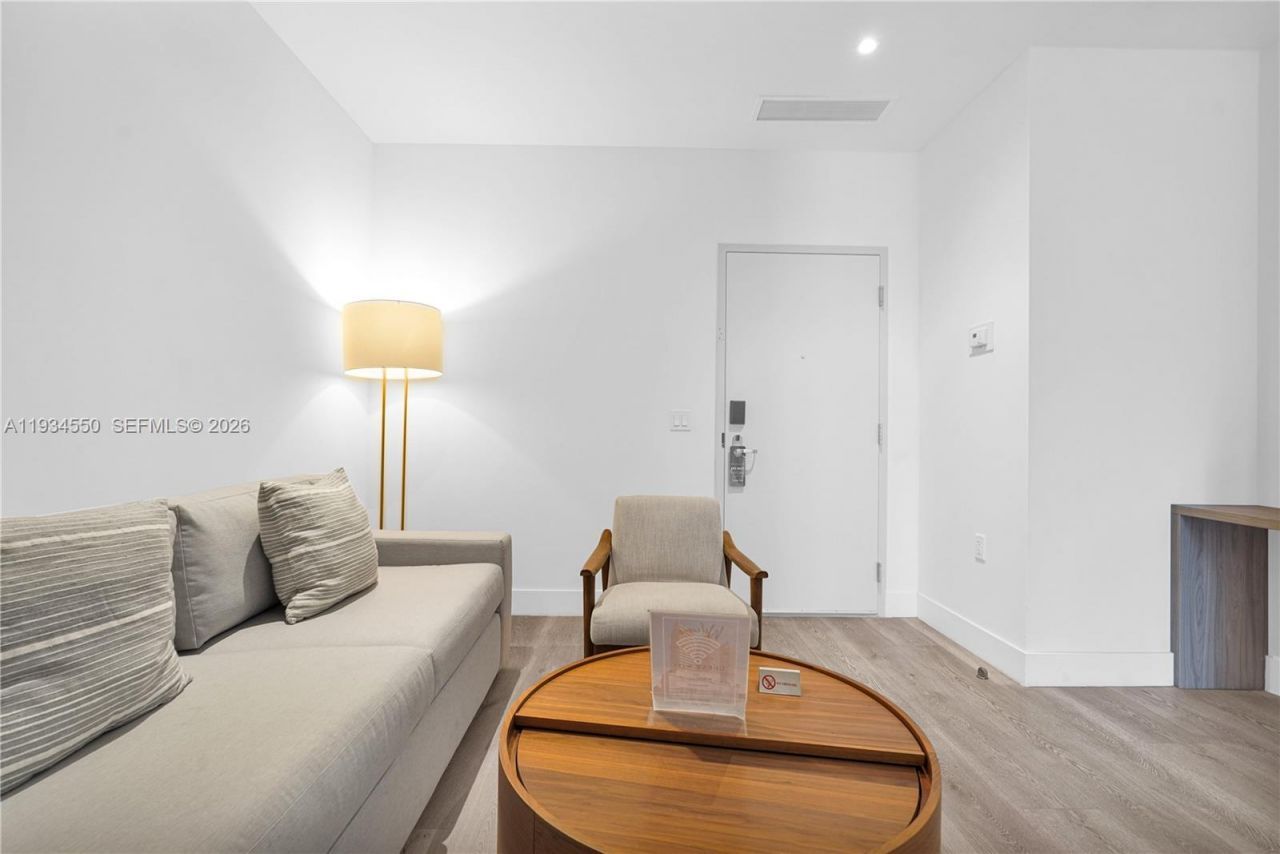 229 SW 9th St, Unit 504, Miami, FL 33130 Photo