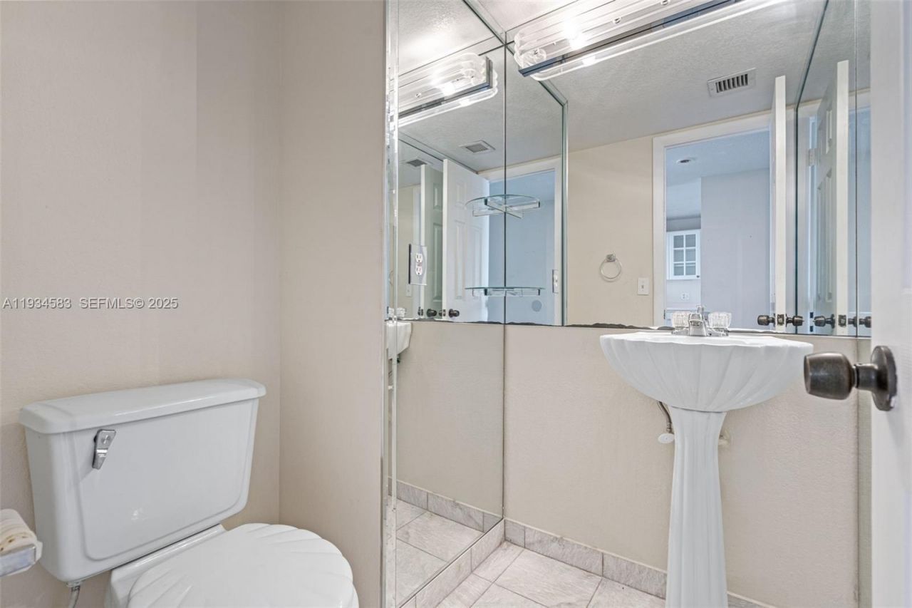 2801 NE 183rd St, Unit 510W, Aventura, FL 33160 Photo