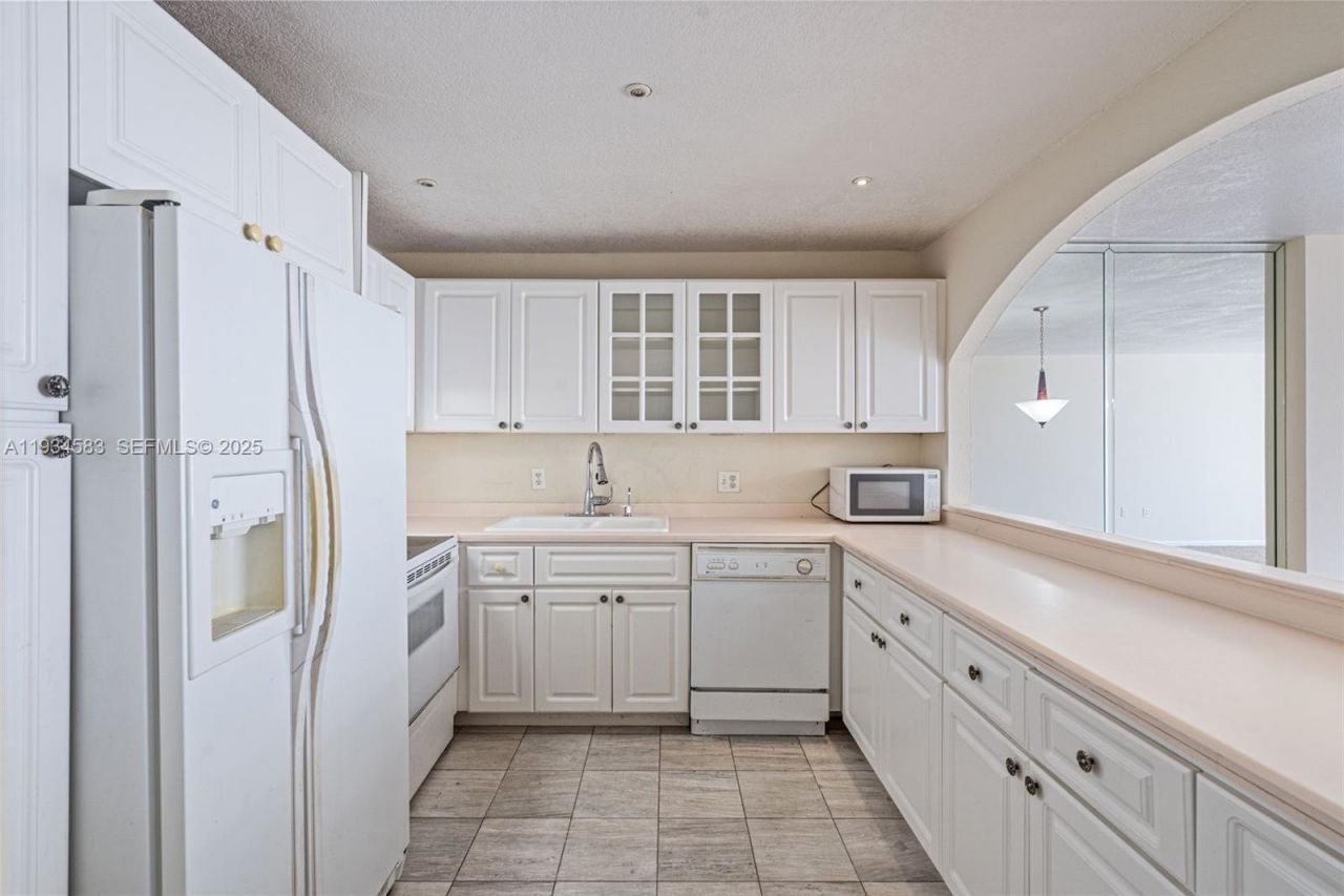 2801 NE 183rd St, Unit 510W, Aventura, FL 33160 Photo