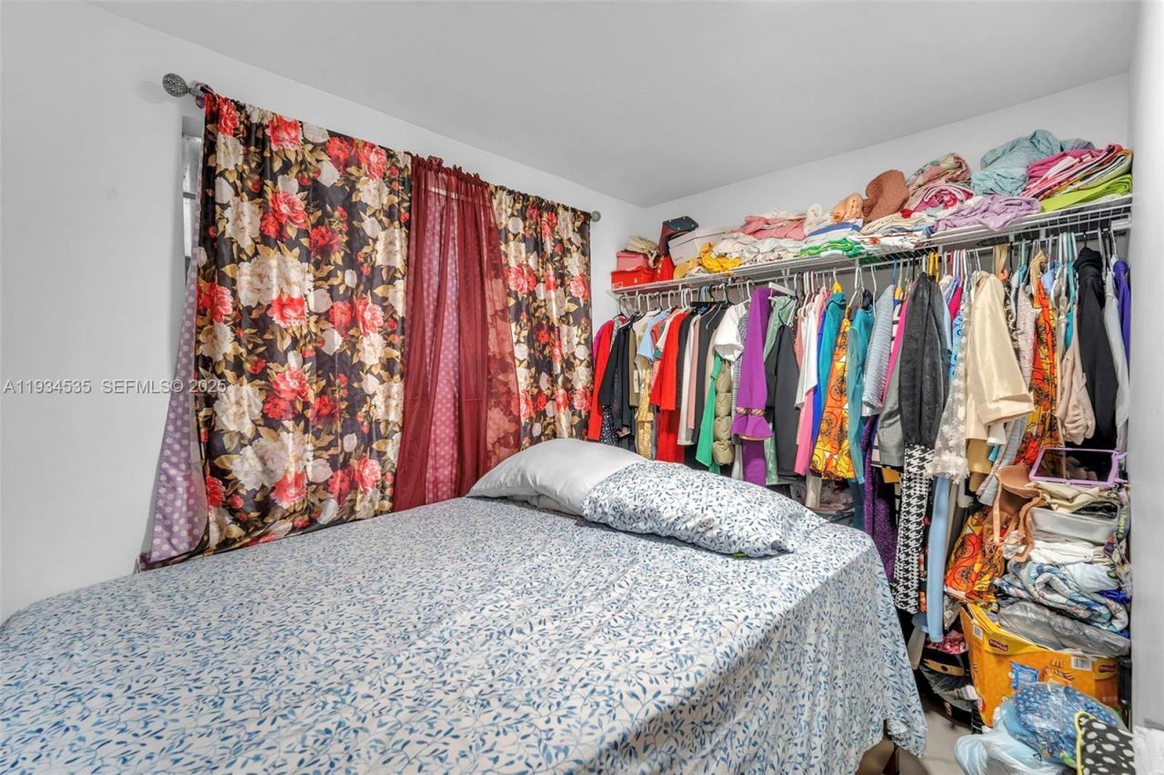 16234 NE 9th Ct , North Miami Beach, FL 33162 Photo