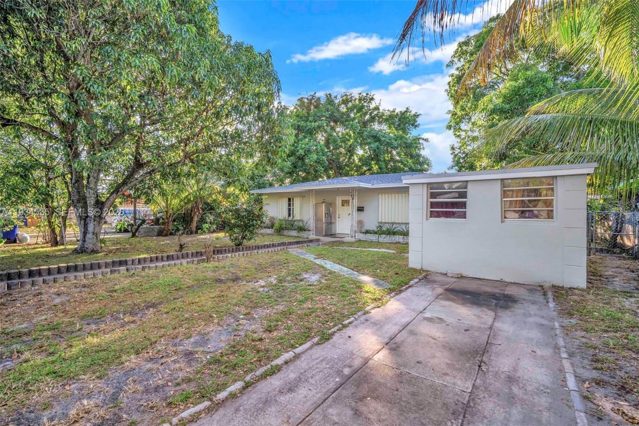 16234 NE 9th Ct, North Miami Beach, FL 33162 Photo