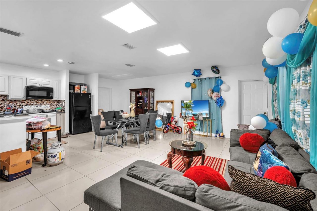 16234 NE 9th Ct, North Miami Beach, FL 33162 Photo