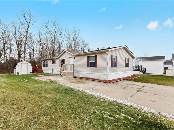 28289 Spruce st., Flat Rock, MI 48134
