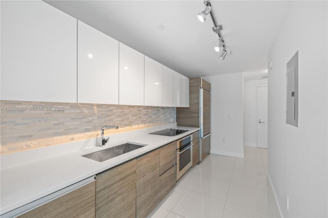 1100 S Miami Ave , Unit 1706, Miami, FL 33130 Photo