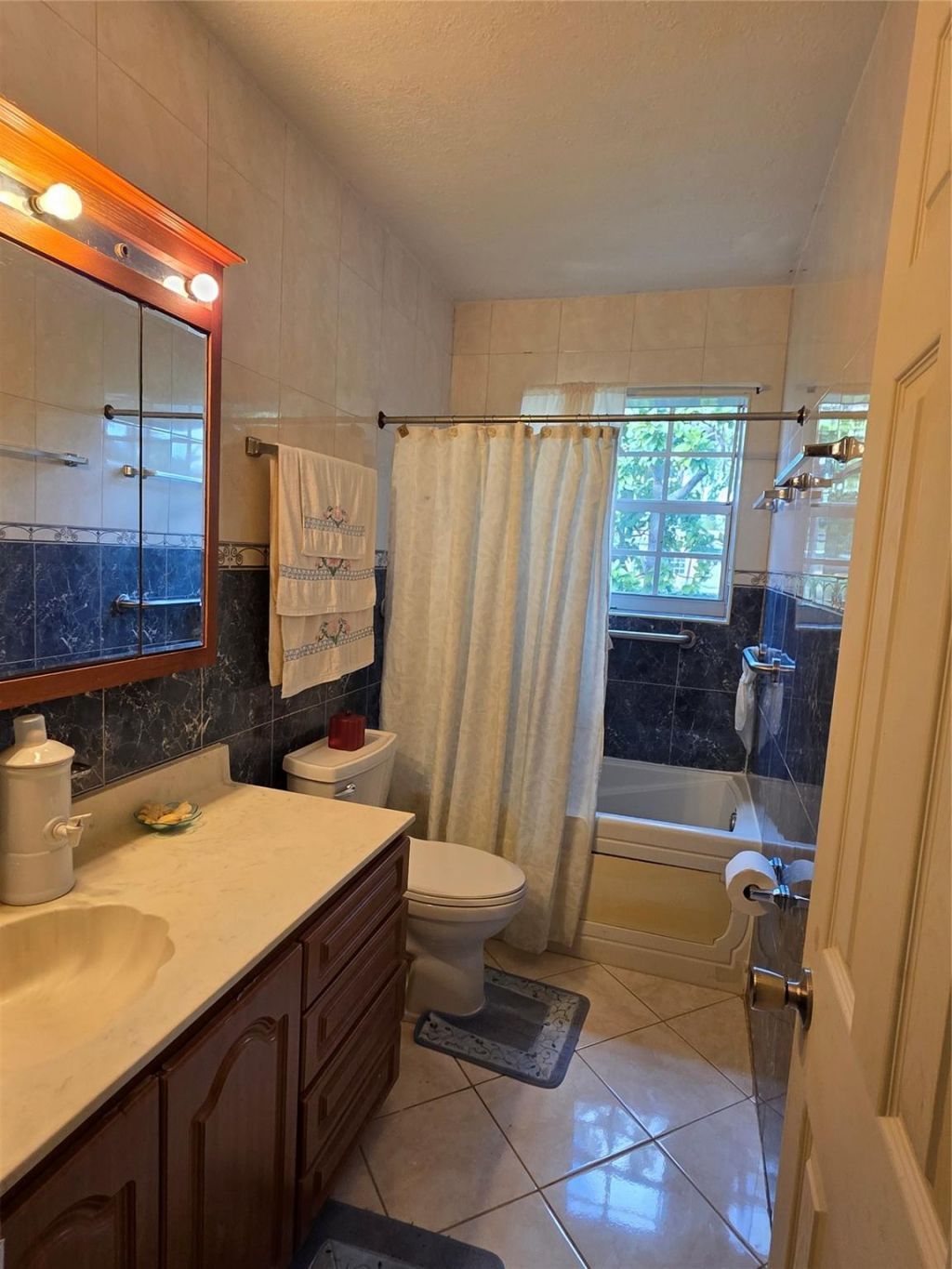 1260 NW 178th Ter, Miami Gardens, FL 33169 Photo